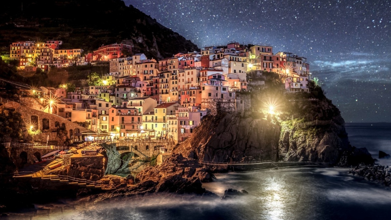 Das Night Italy Coast Wallpaper 1366x768