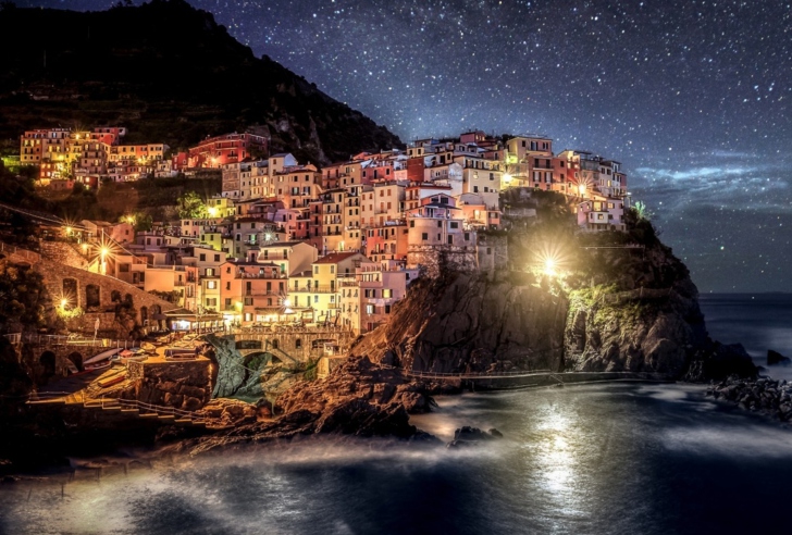 Das Night Italy Coast Wallpaper