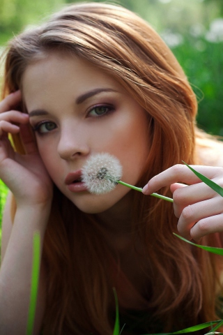 Fondo de pantalla Redhead Girl With Dandelion 320x480