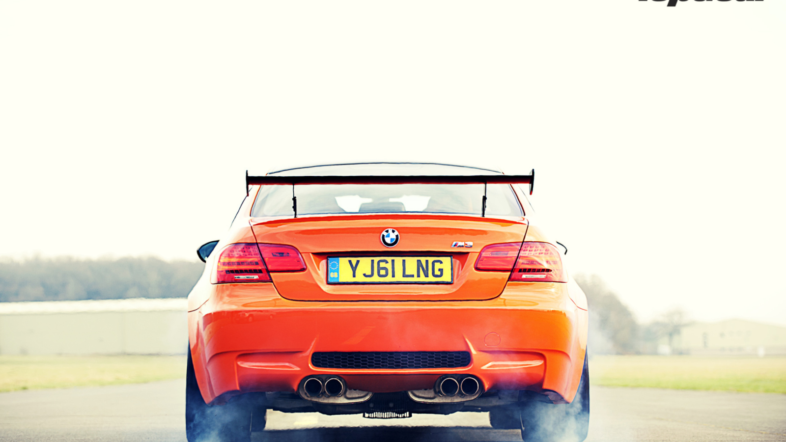 Screenshot №1 pro téma BMW M3 GTS 1600x900