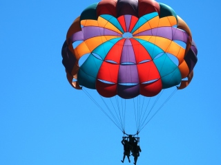 Обои Big Colorful Air Balloon 320x240