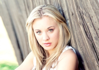 Kaley Cuoco Picture for Android, iPhone and iPad