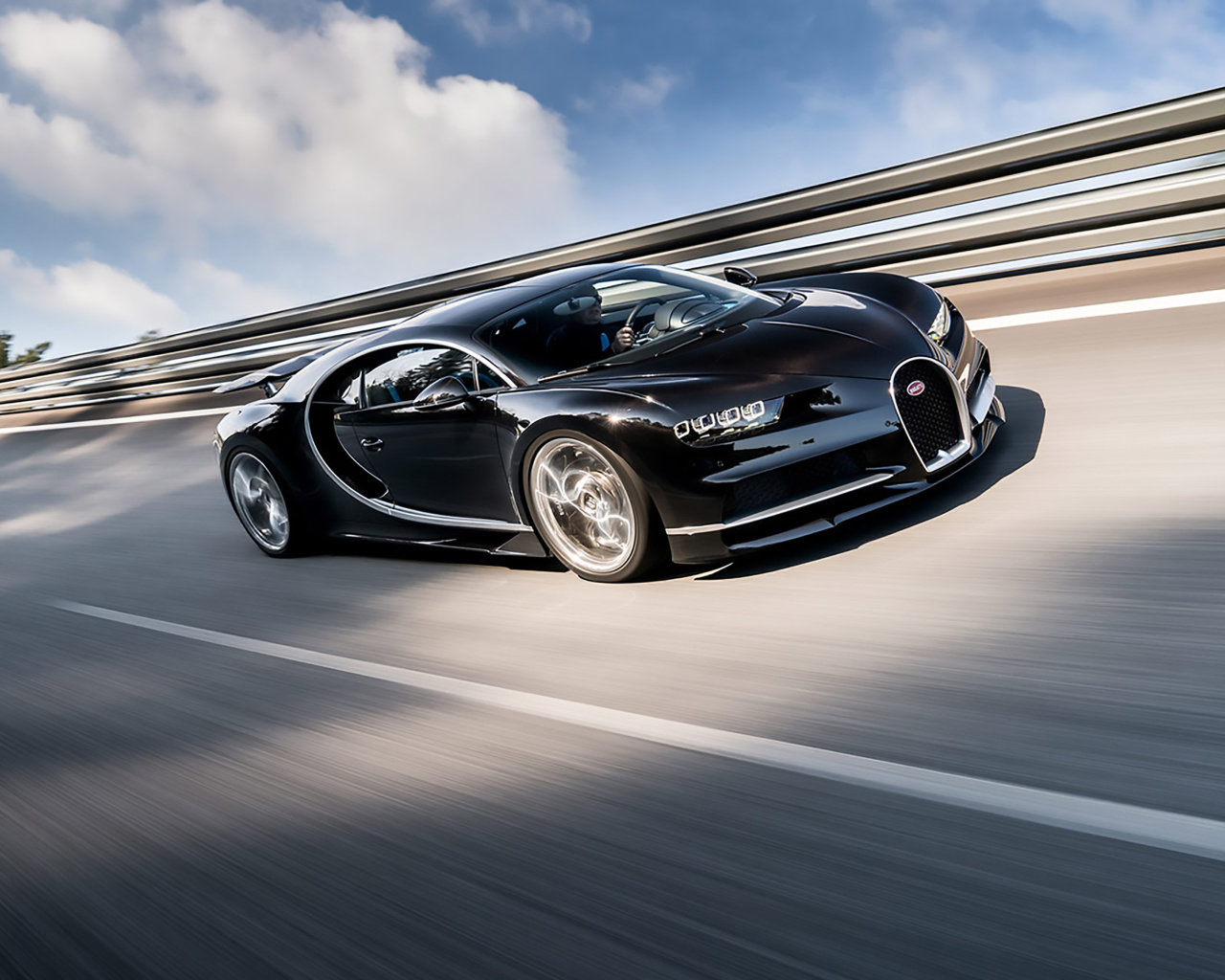 Обои Bugatti Chiron Fastest Car in the World 1280x1024