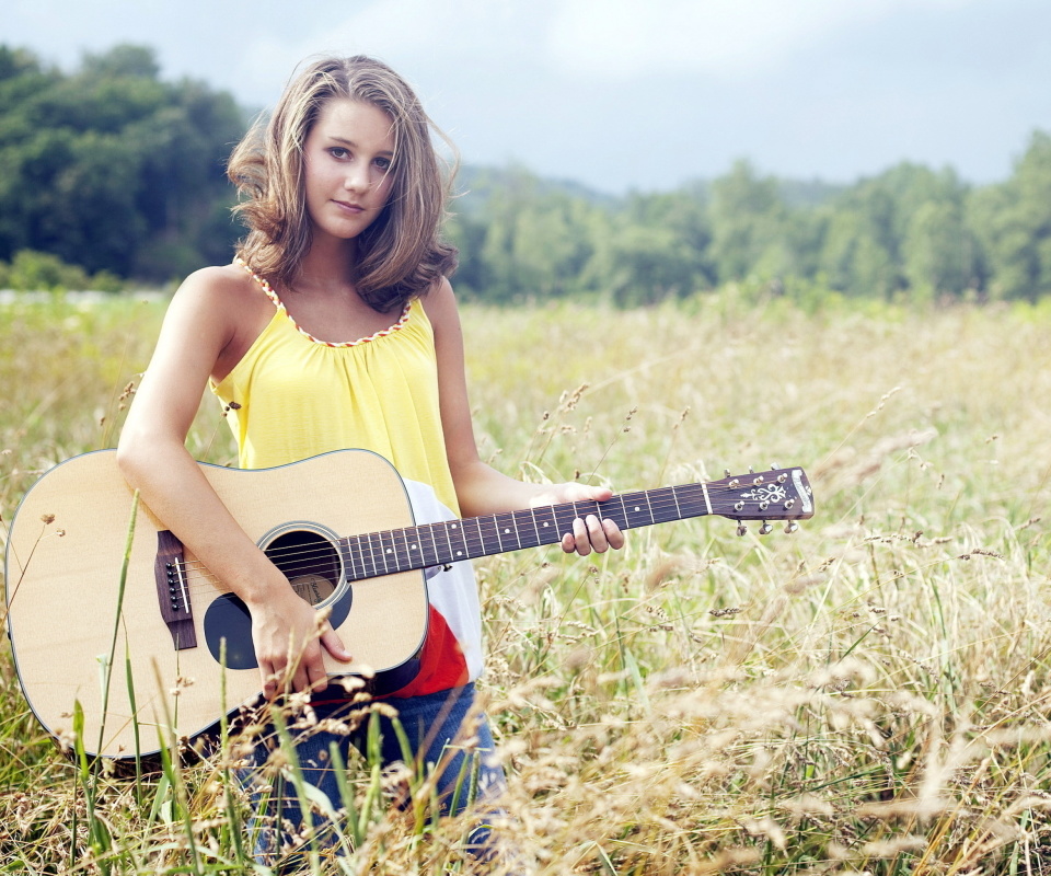 Обои Girl with Guitar 960x800