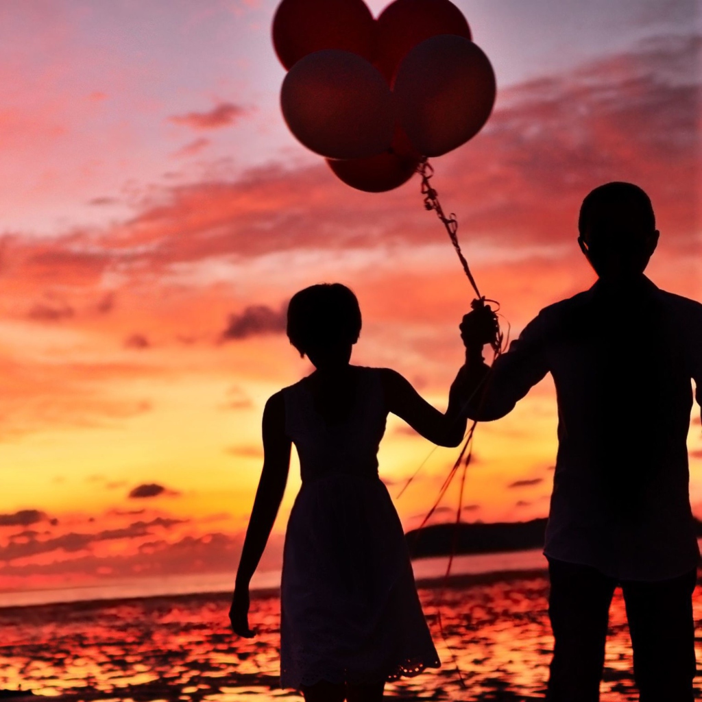 Couple With Balloons Silhouette At Sunset wallpaper 1024x1024