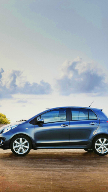 Toyota Yaris wallpaper 360x640