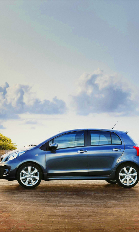 Das Toyota Yaris Wallpaper 480x800