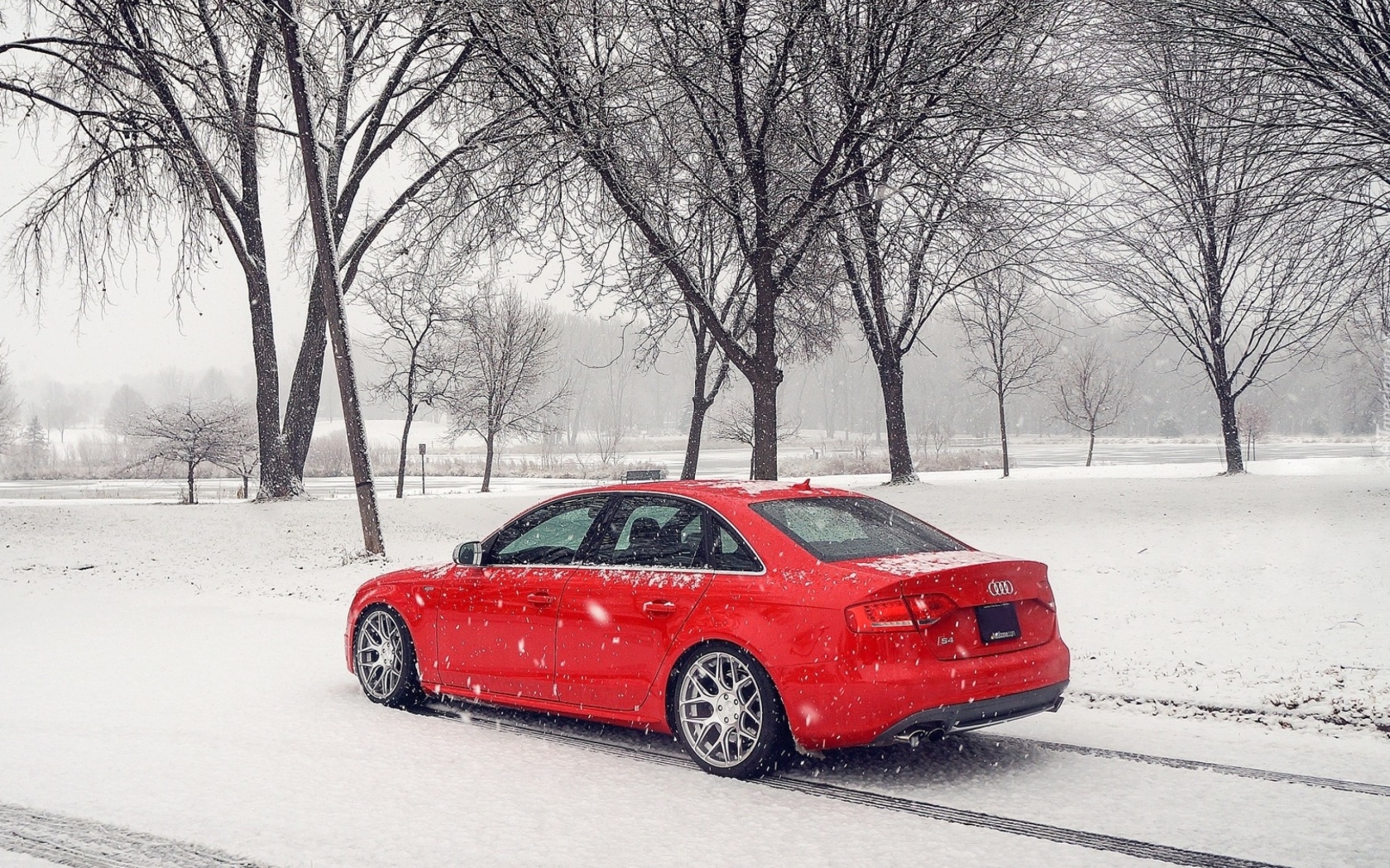 Обои Audi A4 Red 1680x1050