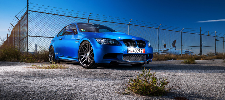 Обои BMW M3 E92 Touring Gtr 720x320