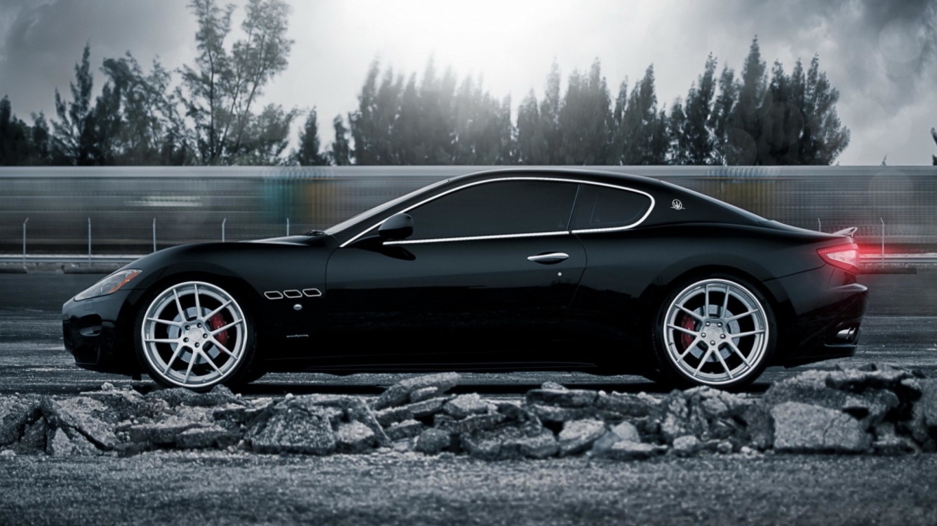 Maserati GranTurismo wallpaper 1366x768