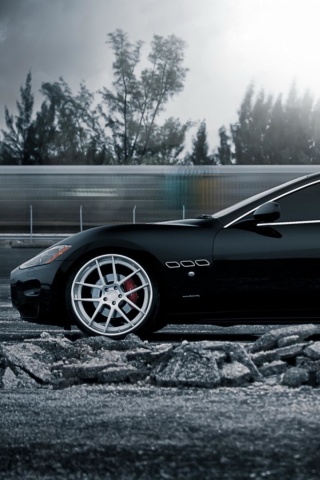 Maserati GranTurismo screenshot #1 320x480