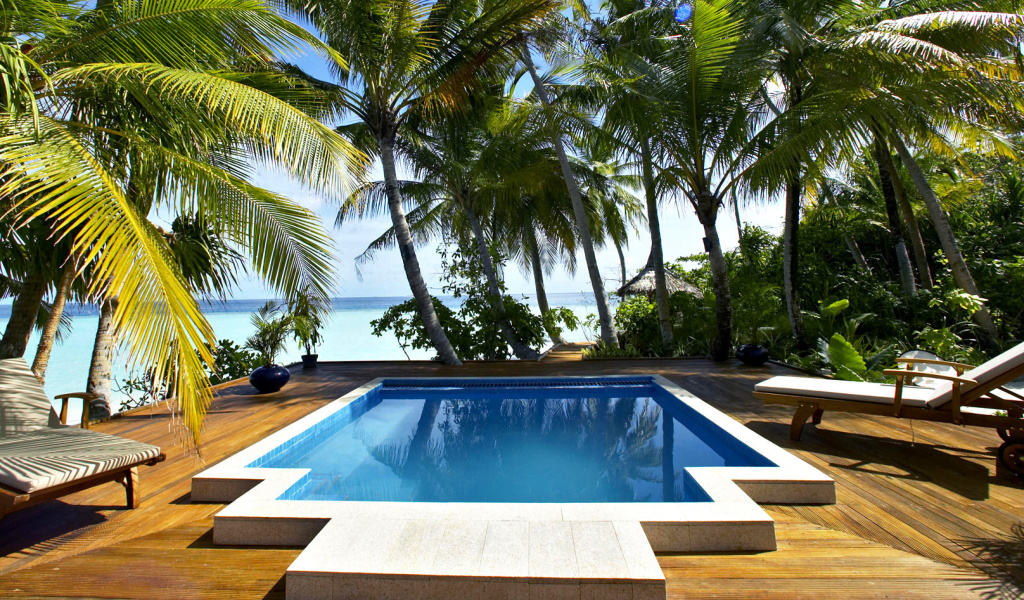 Fondo de pantalla Swimming Pool on Tahiti 1024x600