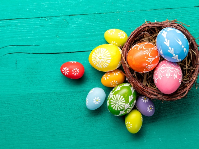 Dyed easter eggs wallpaper 640x480