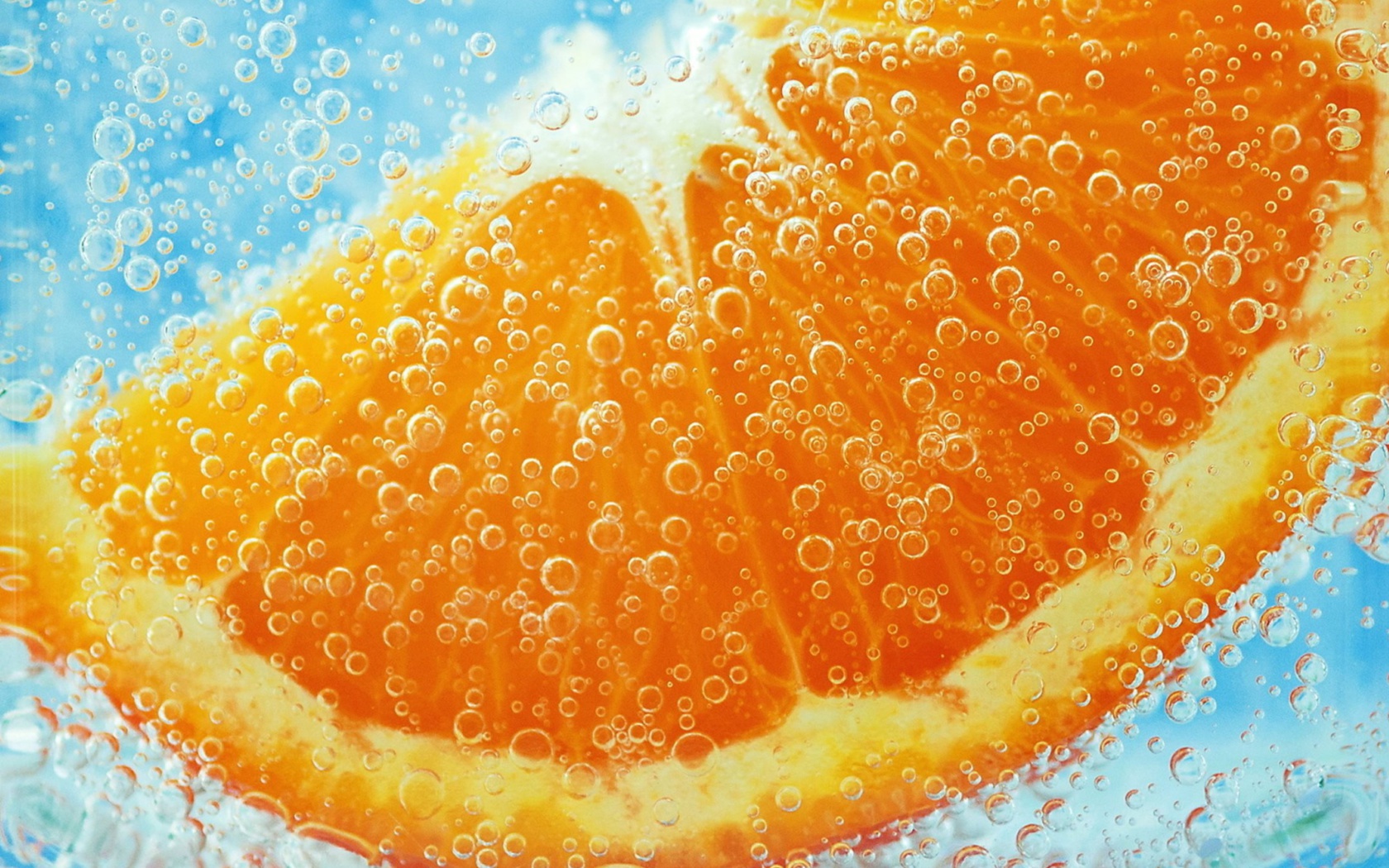 Das Orange In Water Wallpaper 1680x1050