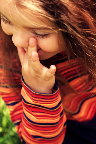 Screenshot №1 pro téma Child Girl Laughing 320x480