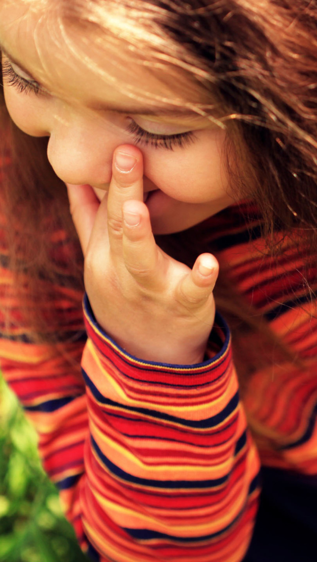 Screenshot №1 pro téma Child Girl Laughing 640x1136