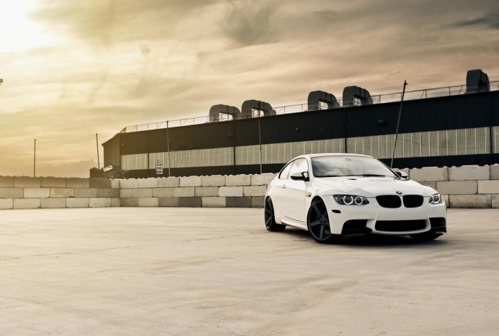 Screenshot №1 pro téma White Bmw Coupe