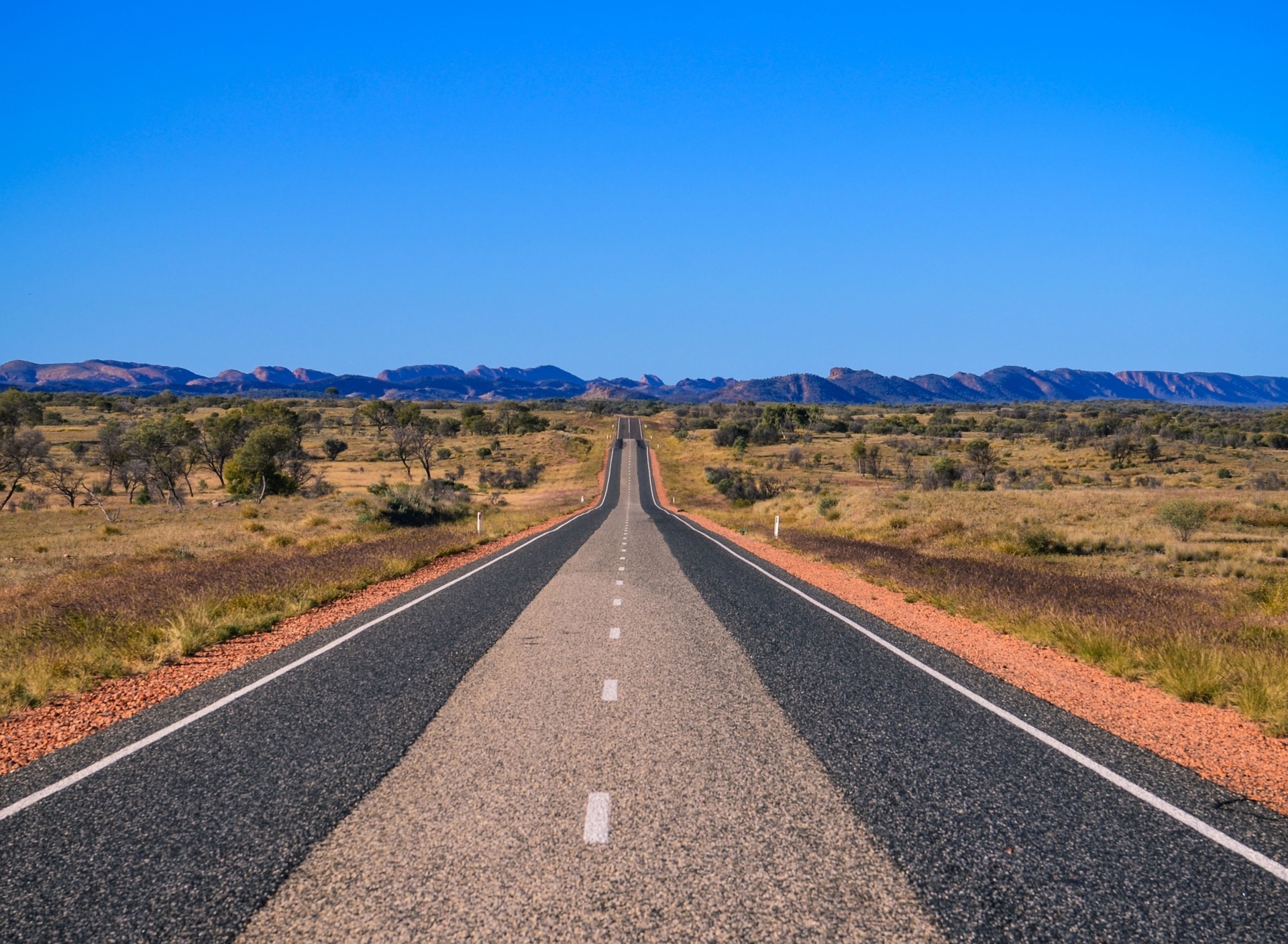 Обои California highway countryside 1920x1408