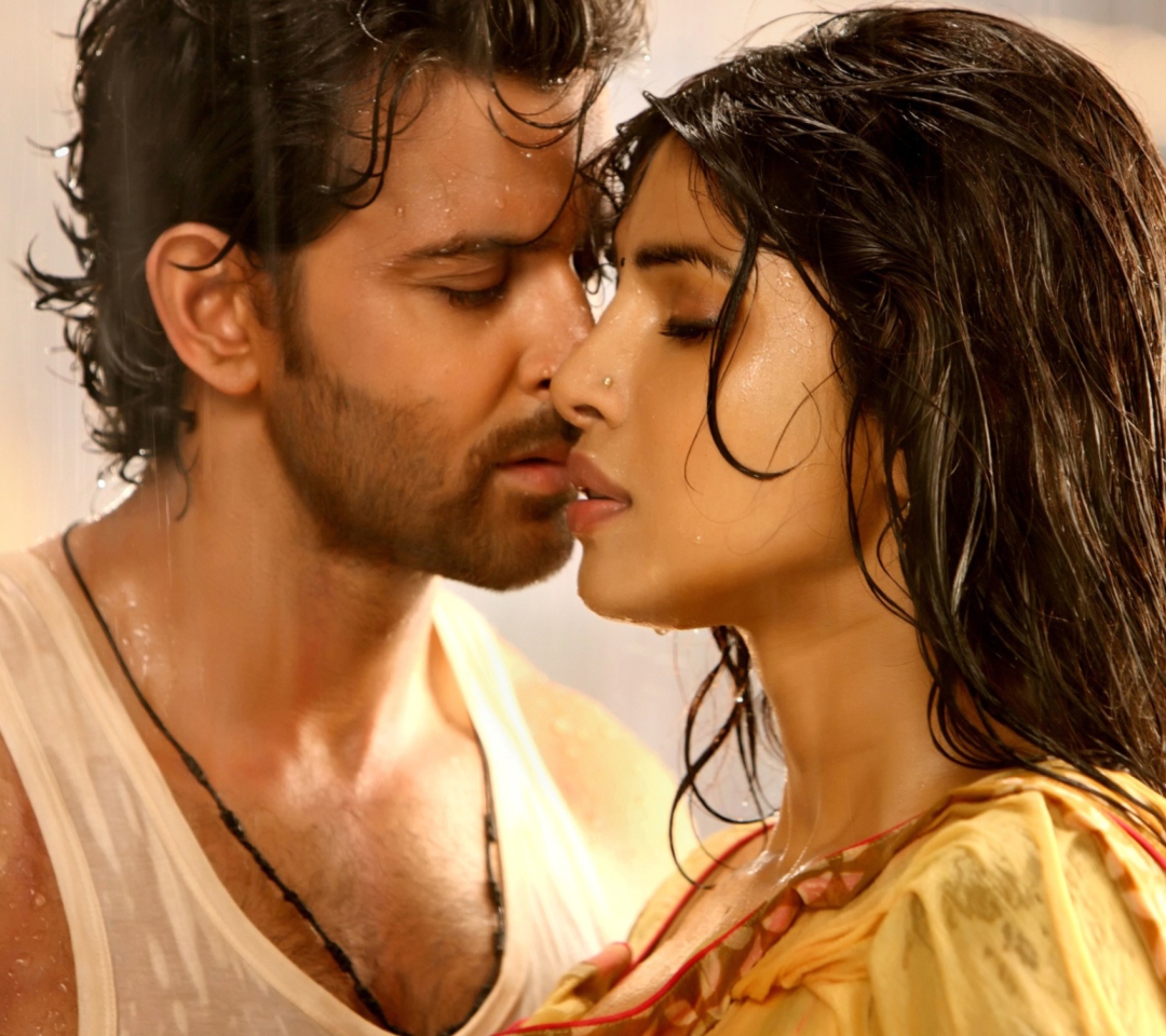 Sfondi Hrithik Priyanka Chopra In Agneepath 1080x960