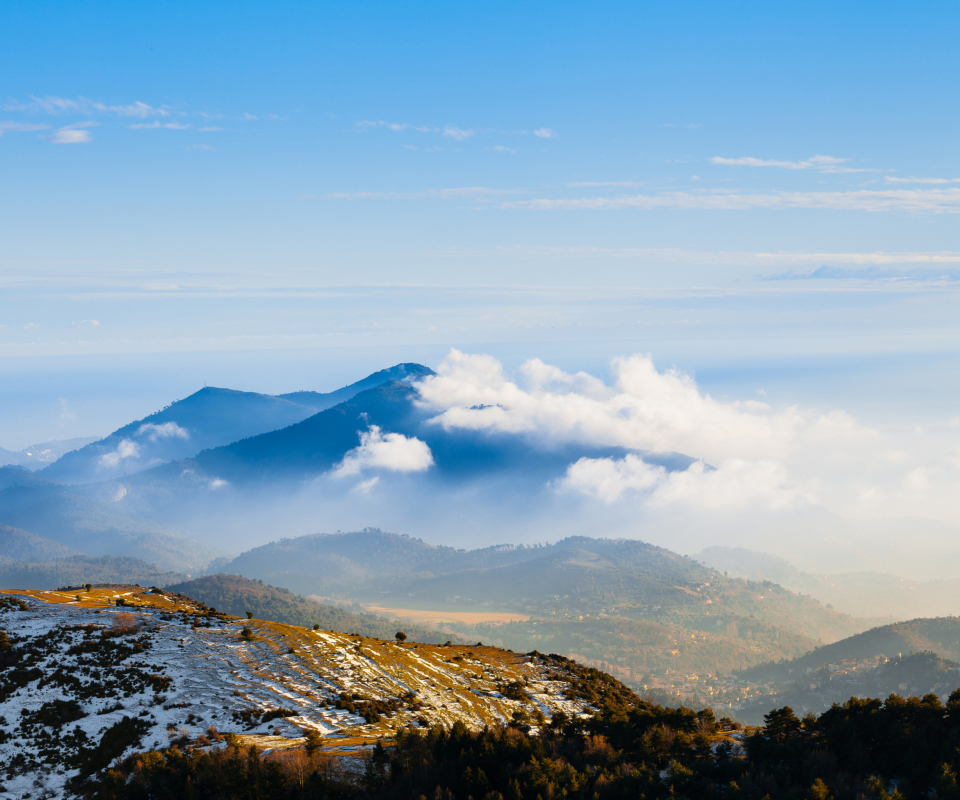 Fondo de pantalla Clouds Over Blue Mountains 960x800