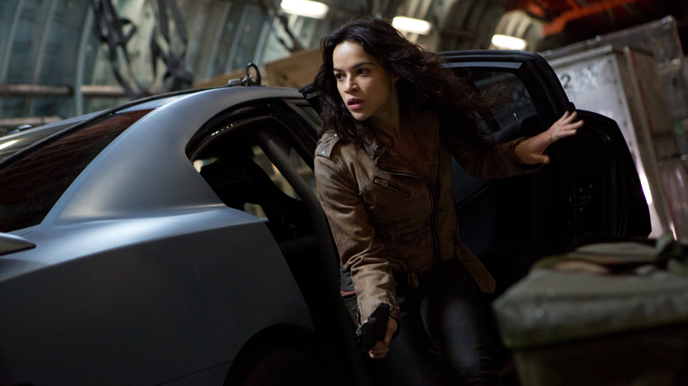 Обои Fast And Furious 6 Michelle Rodriguez 1366x768