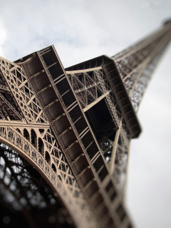 Screenshot №1 pro téma Eiffel Tower Paris 240x320