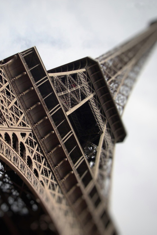 Das Eiffel Tower Paris Wallpaper 320x480