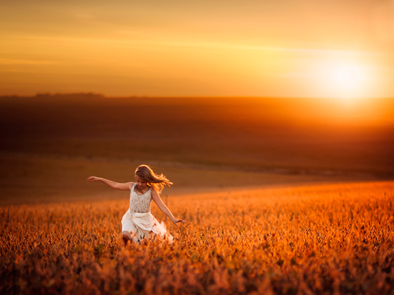 Screenshot №1 pro téma Little Girl In Fields Of Gold 800x600