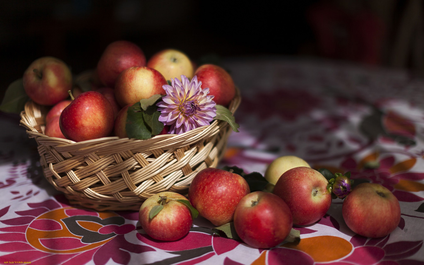 Screenshot №1 pro téma Bunch Autumn Apples 1440x900