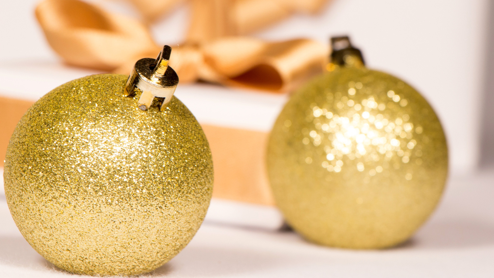 Das Gold Christmas Balls Wallpaper 1600x900