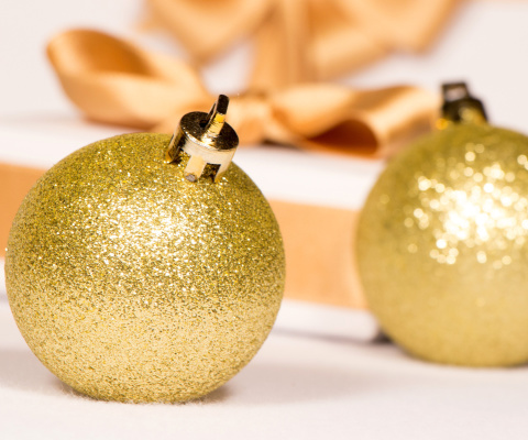 Обои Gold Christmas Balls 480x400