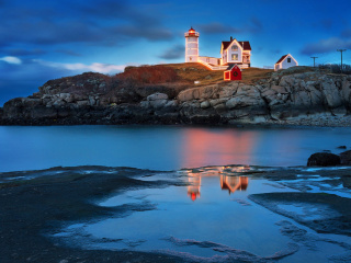 Das Lighthouse Night Light Wallpaper 320x240