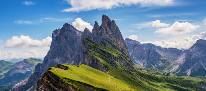 Parco Naturale Puez Odle Dolomites South Tyrol in Italy wallpaper 720x320