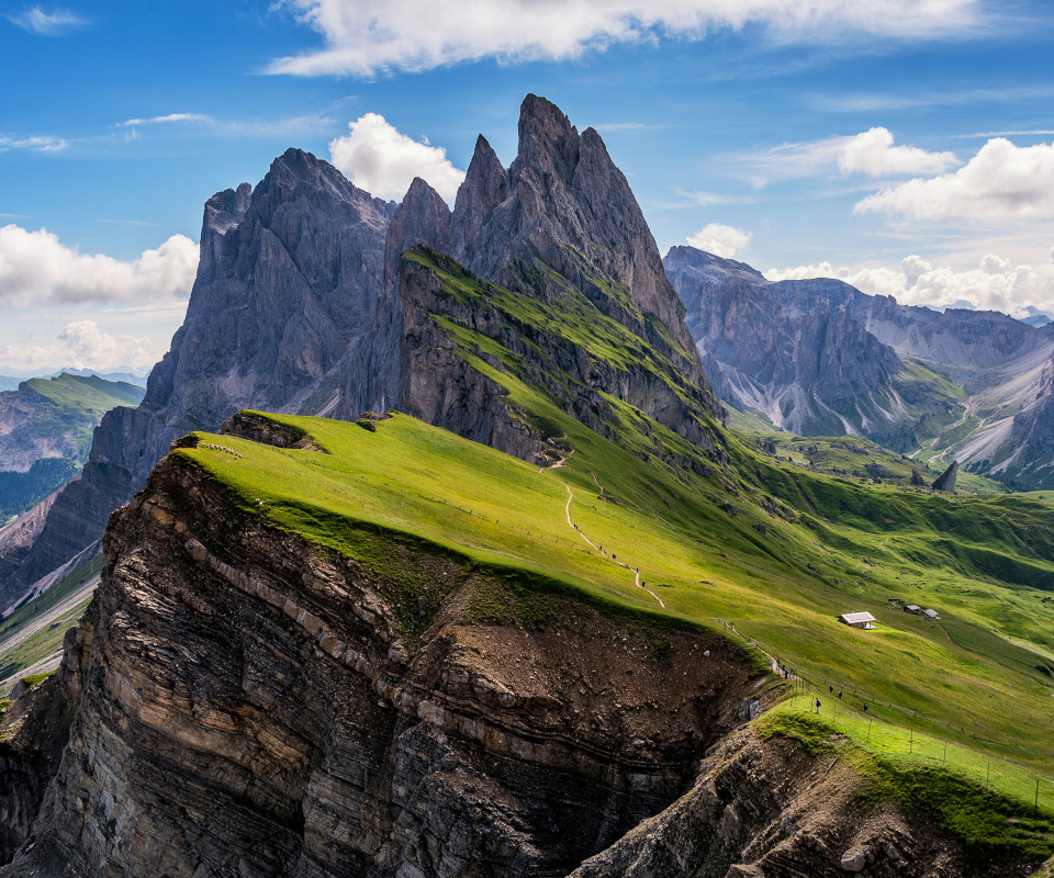 Das Parco Naturale Puez Odle Dolomites South Tyrol in Italy Wallpaper 960x800