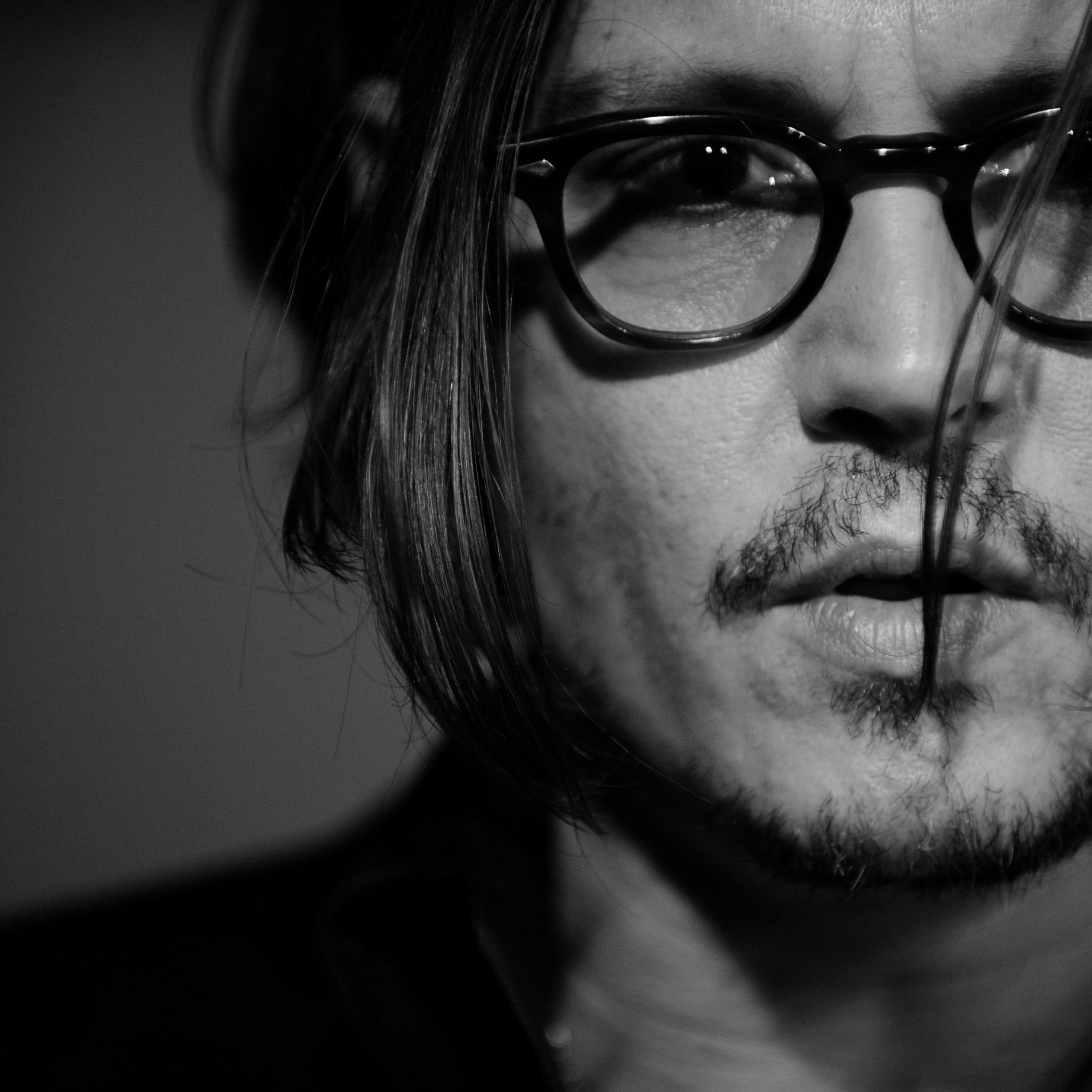 Johnny Depp Black And White Portrait screenshot #1 2048x2048