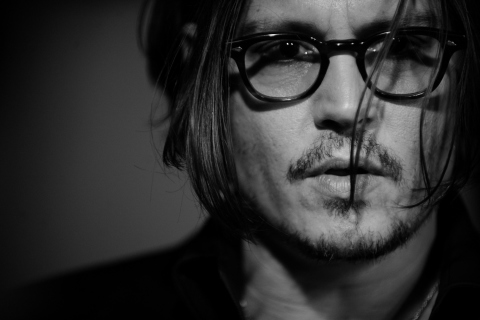 Screenshot №1 pro téma Johnny Depp Black And White Portrait 480x320