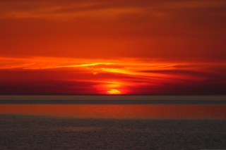 Bloody Sunset - Obrázkek zdarma pro Sony Xperia E1