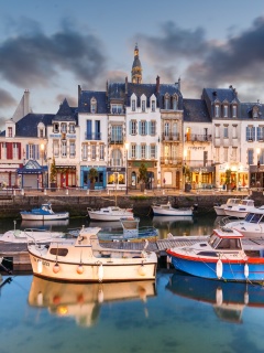 Le Croisic in Brittany France wallpaper 240x320