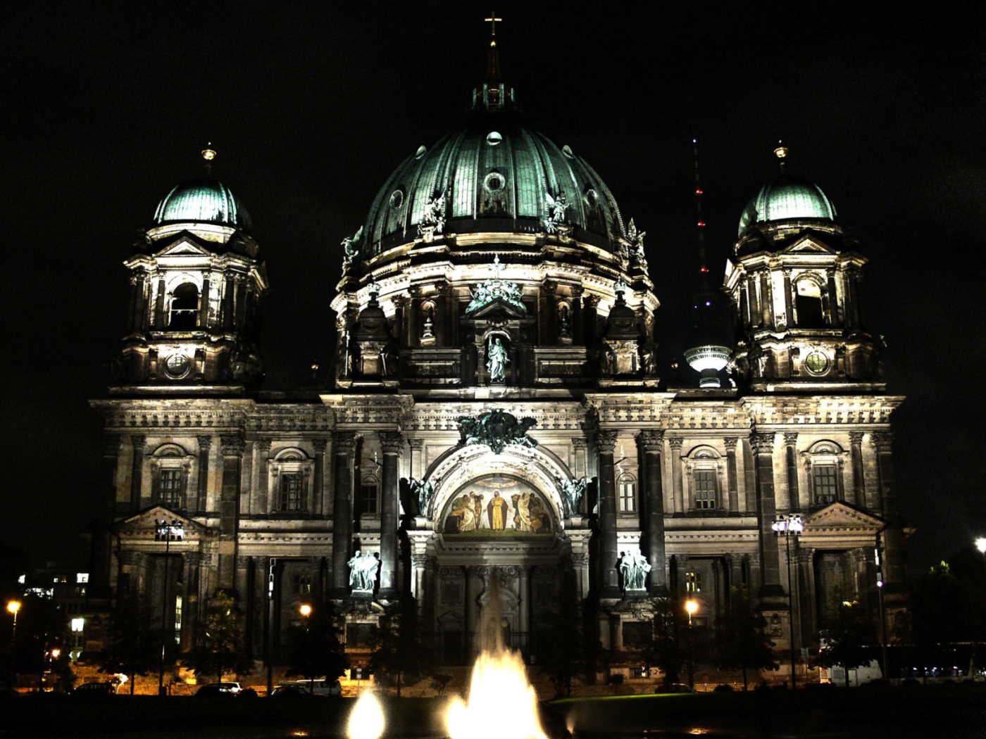 Fondo de pantalla Berliner Dom At Night 1400x1050