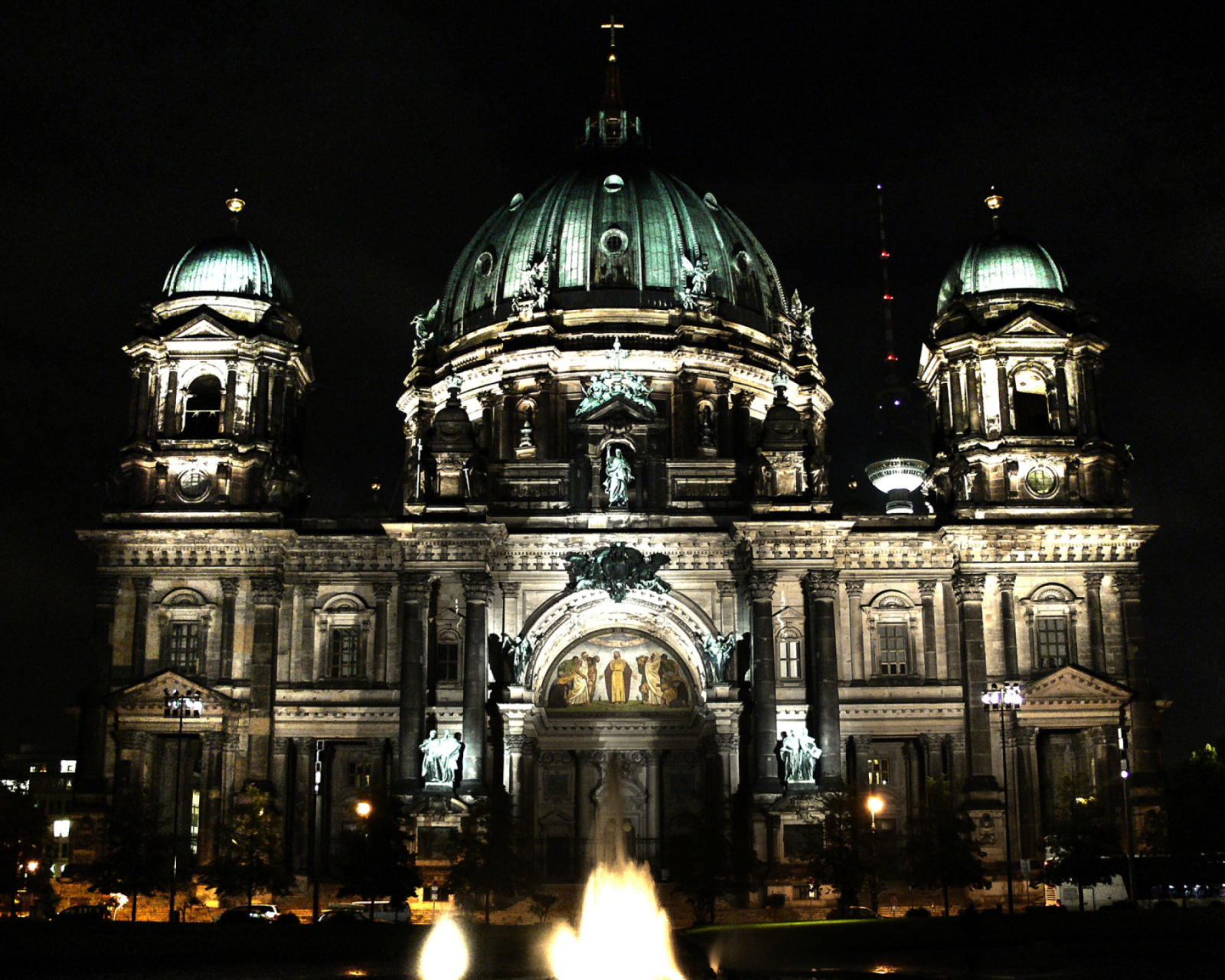 Fondo de pantalla Berliner Dom At Night 1600x1280