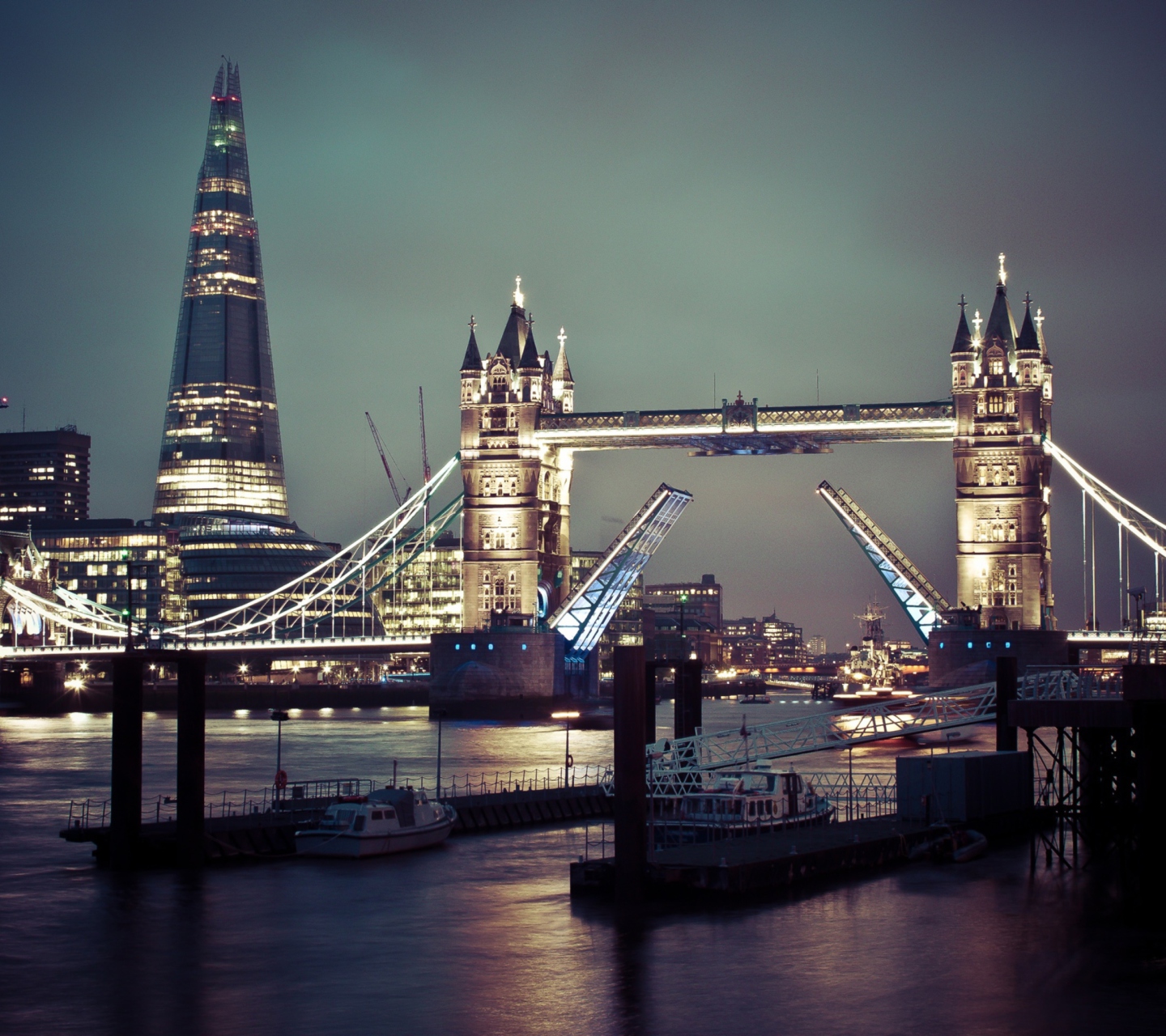 Обои Tower Bridge Of London And The Shard Skyscraper 1440x1280