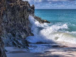 Das Rocks And Ocean Waves Wallpaper 320x240