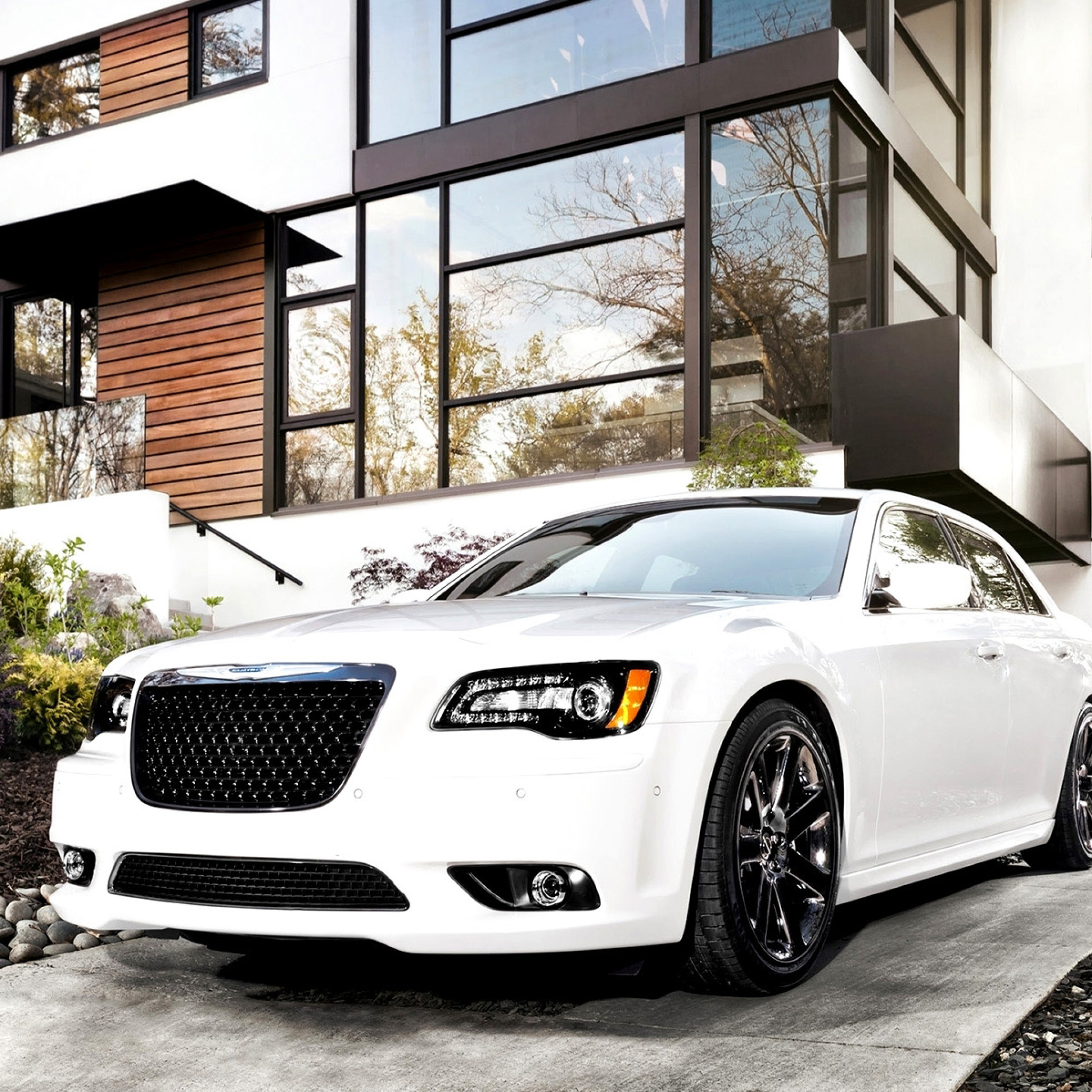 Screenshot №1 pro téma Chrysler 300 2015 2048x2048