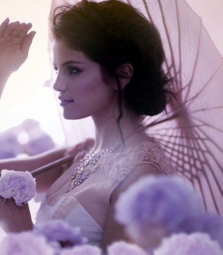 Selena Gomez - Obrázkek zdarma pro Nokia Asha 310