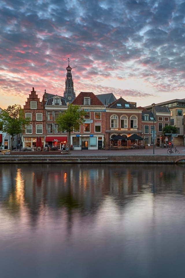 Sfondi Holland Haarlem 640x960