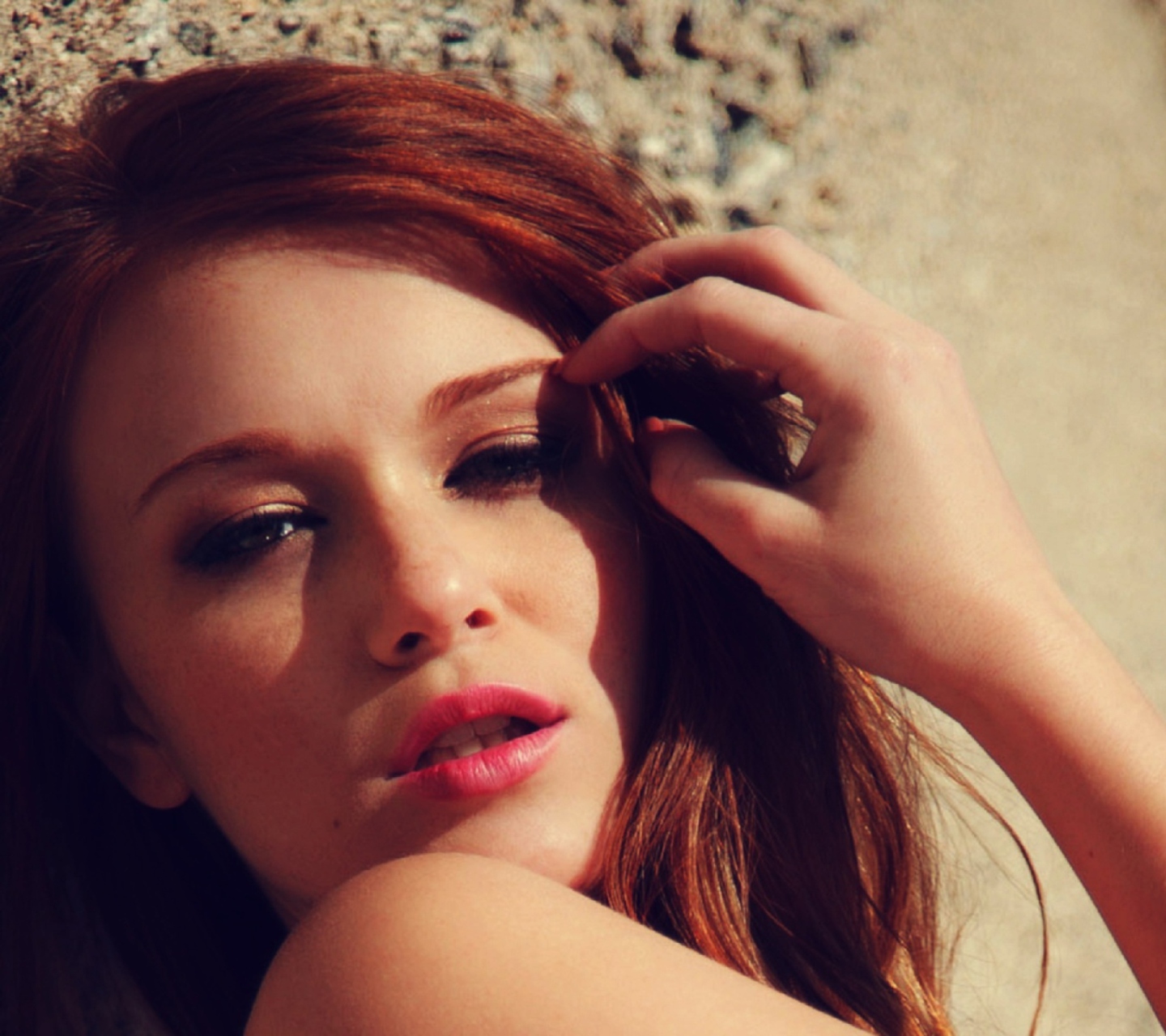 Screenshot №1 pro téma Beautiful Redhead Model 1440x1280