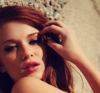 Beautiful Redhead Model - Fondos de pantalla gratis para iPad Air