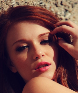 Beautiful Redhead Model - Obrázkek zdarma pro 128x160