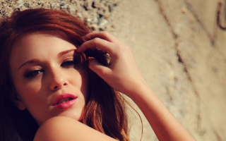 Beautiful Redhead Model papel de parede para celular 