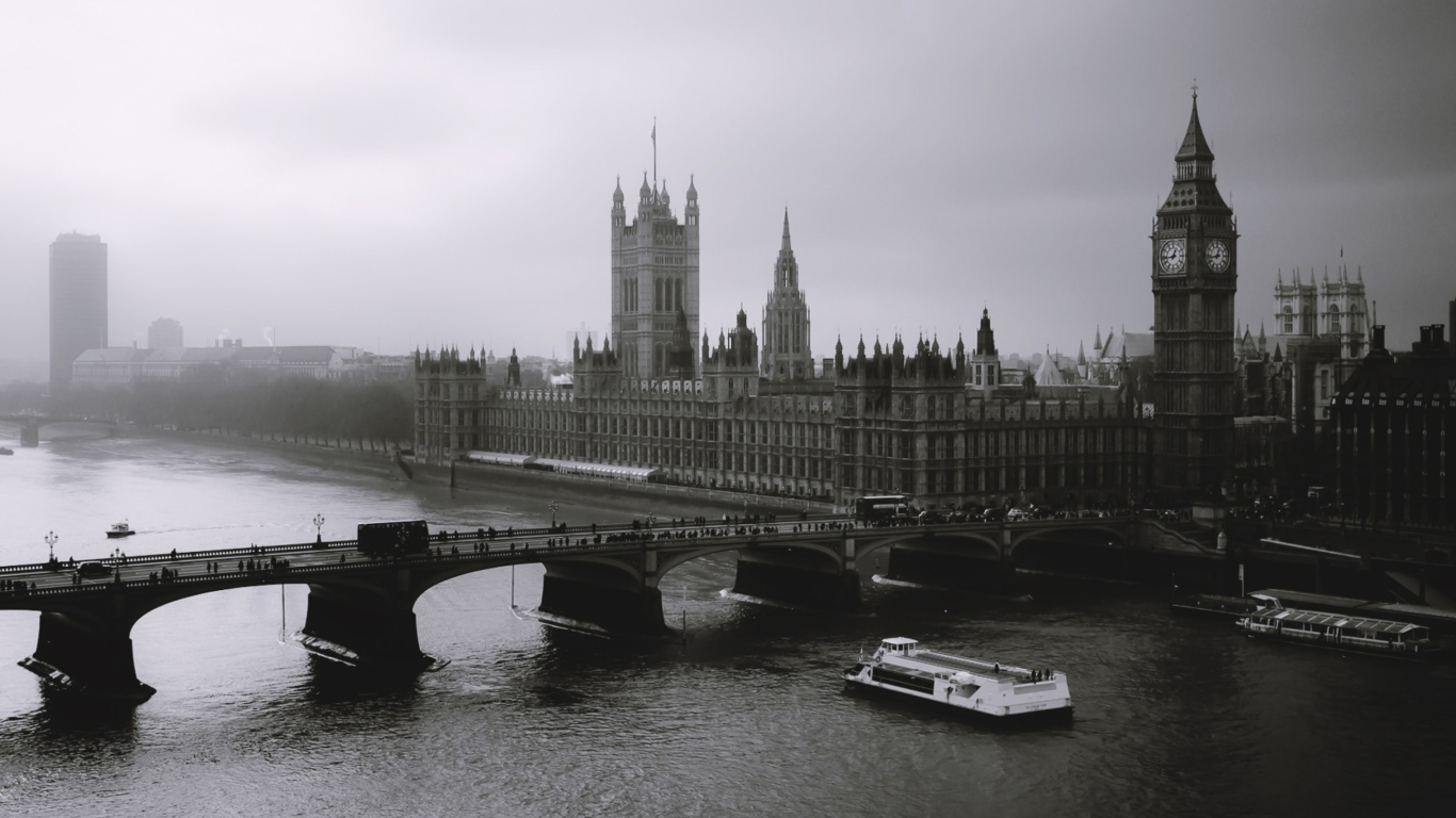 Fondo de pantalla London City Black And White 1366x768